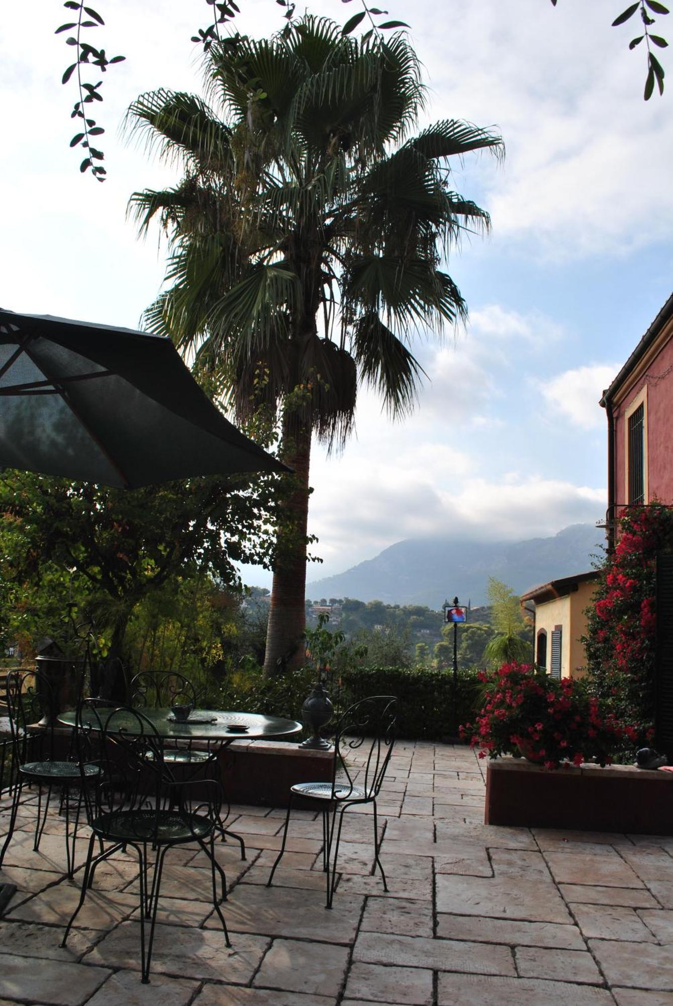 Sous L'Olivier Bed and Breakfast Menton Eksteriør billede