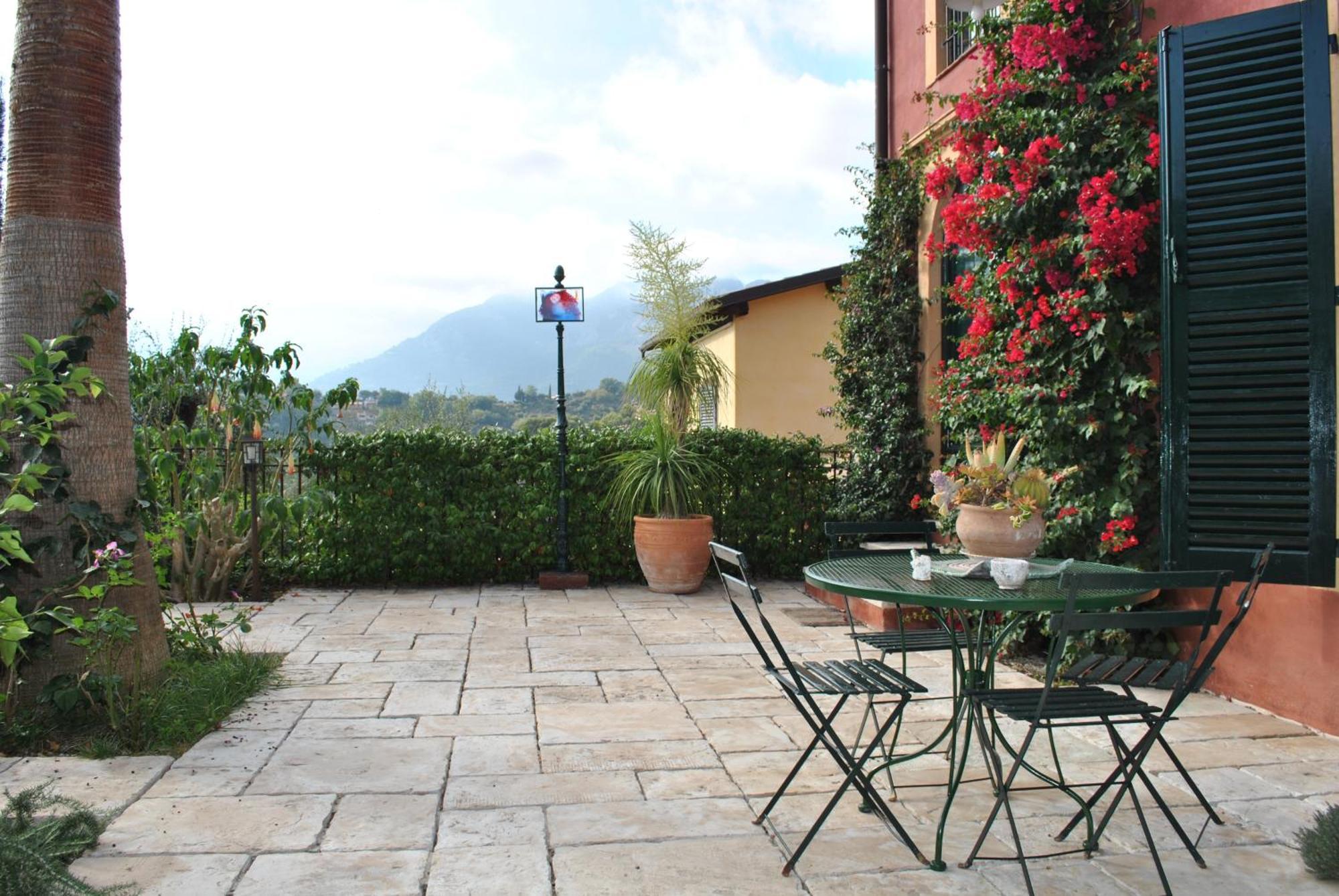 Sous L'Olivier Bed and Breakfast Menton Eksteriør billede